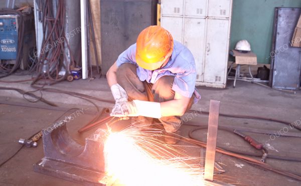 船用起重机生产过程